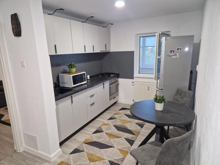 Apartament cu 2 camere decomandat în Băneasa