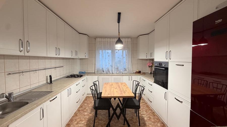 Apartament cu 2 camere decomandat, mobilat în Banu Manta
