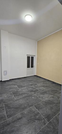 Spațiu comercial, de 350 mp, în Central
