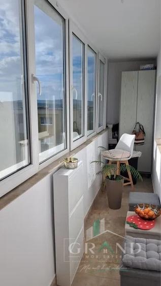 Apartament cu 3 camere semidecomandat, mobilat în Zorilor