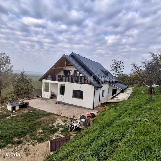 Casă cu 4 camere cu Teren 1730 Mp în Central