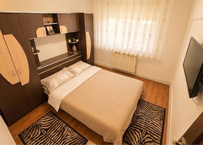 Apartament cu 2 camere decomandat în Exterior Vest