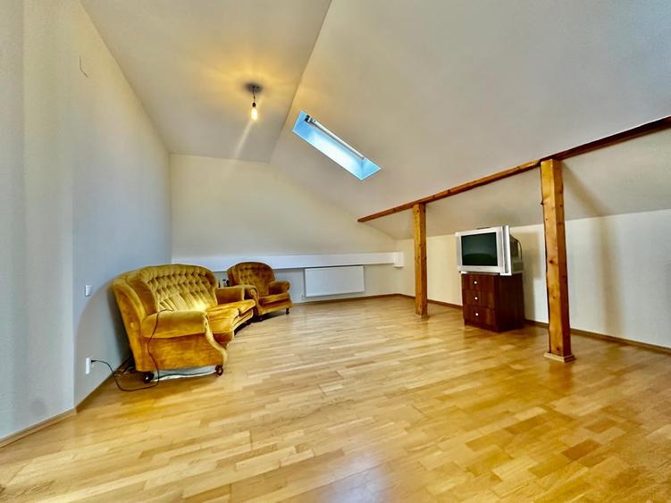 Duplex cu 6 camere cu Canalizare în Pipera