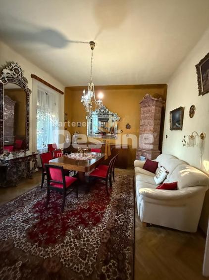 Casă individuală cu 4 camere cu Canalizare în Central