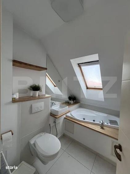 Apartament cu 3 camere semidecomandat în Luna