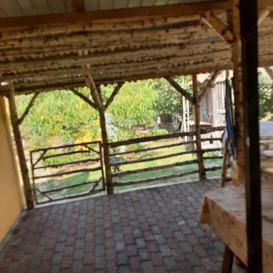 Casă cu Teren 8700 Mp în Căptălan
