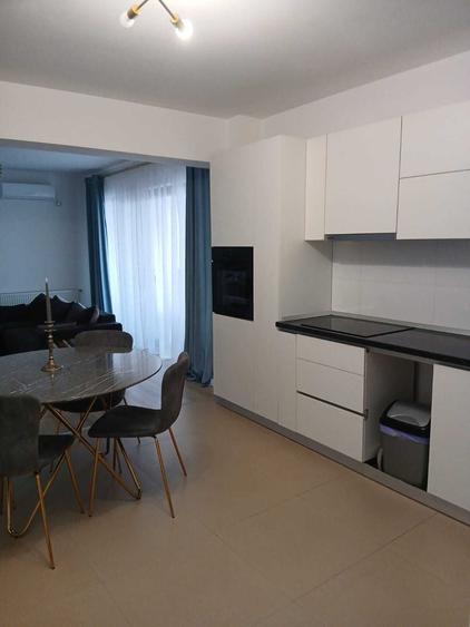 Apartament cu 3 camere decomandat în Păulești