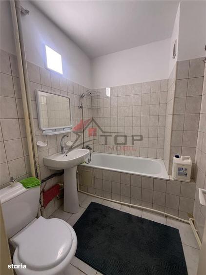 Apartament cu 2 camere semidecomandat în Podu Roș