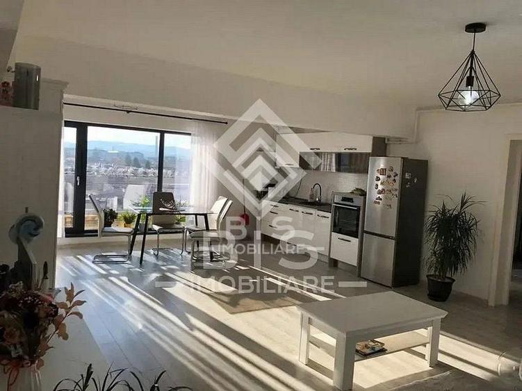 Penthouse cu 3 camere decomandat în Nord