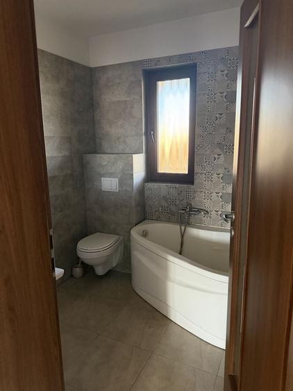 Casă cu 4 camere cu Teren 350 Mp în Dumbrăvița
