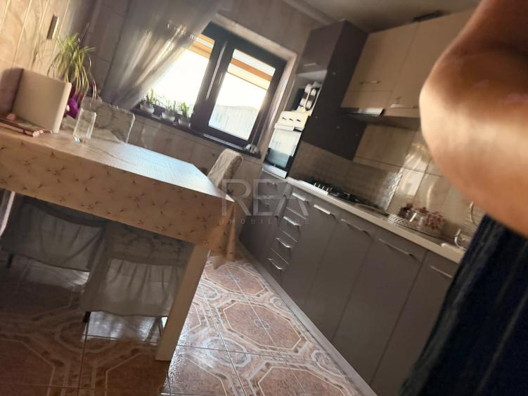 Apartament cu 4 camere decomandat, mobilat în Crângași