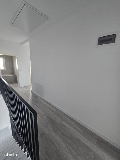 Casă cu 4 camere cu Teren 250 Mp în Moșnița Nouă