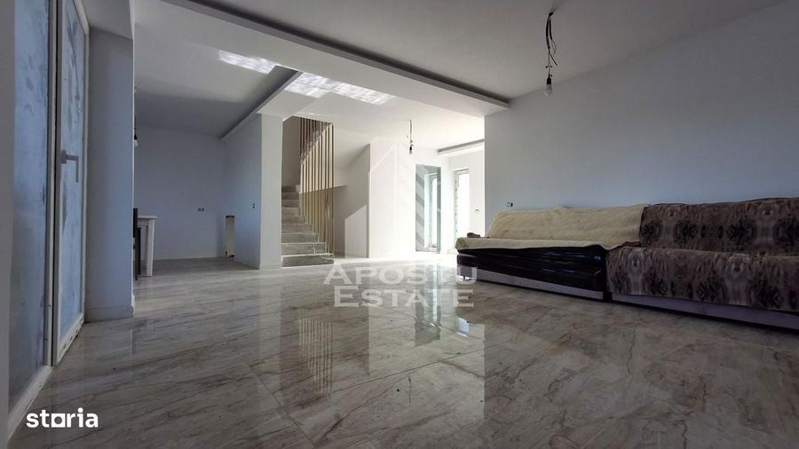 Casă cu 5 camere cu Teren 200 Mp în Mașloc
