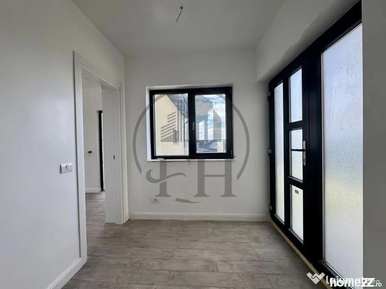 Casă cu 5 camere cu Teren 257 Mp în Valu lui Traian