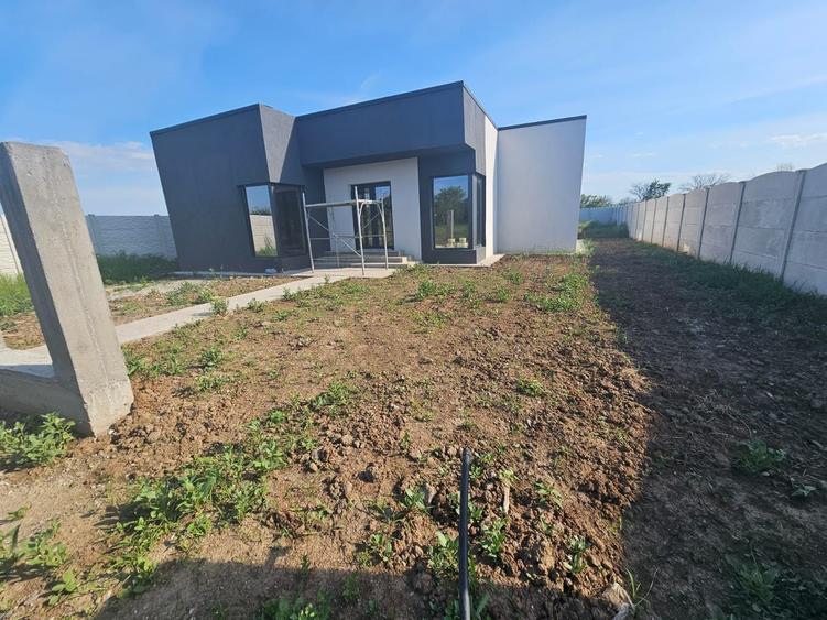 Casă cu 4 camere în Cireașov