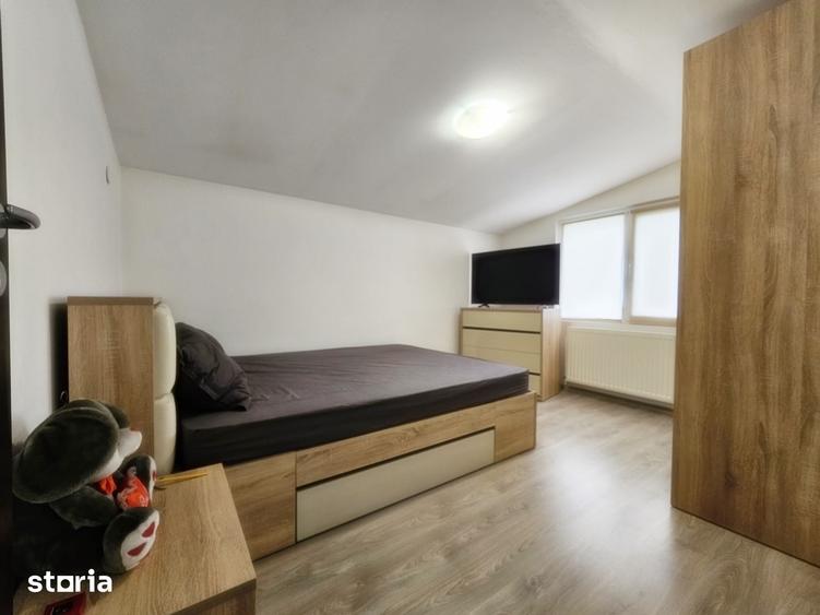 Casă cu 7 camere cu Teren 1000 Mp în Central