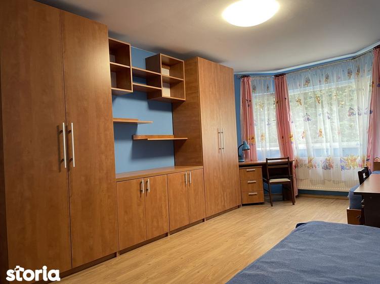 Apartament cu 3 camere decomandat, mobilat în Bună Ziua
