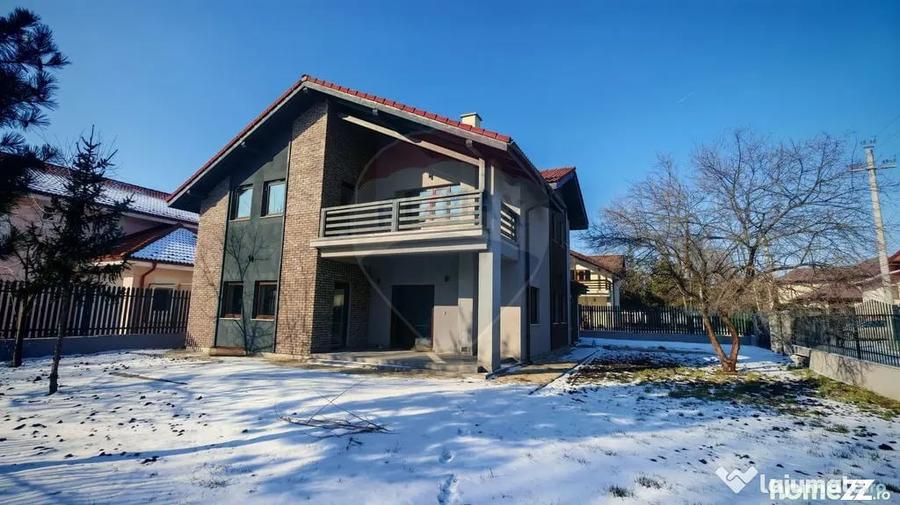 Casă cu 4 camere cu Teren 563 Mp în Corbeanca