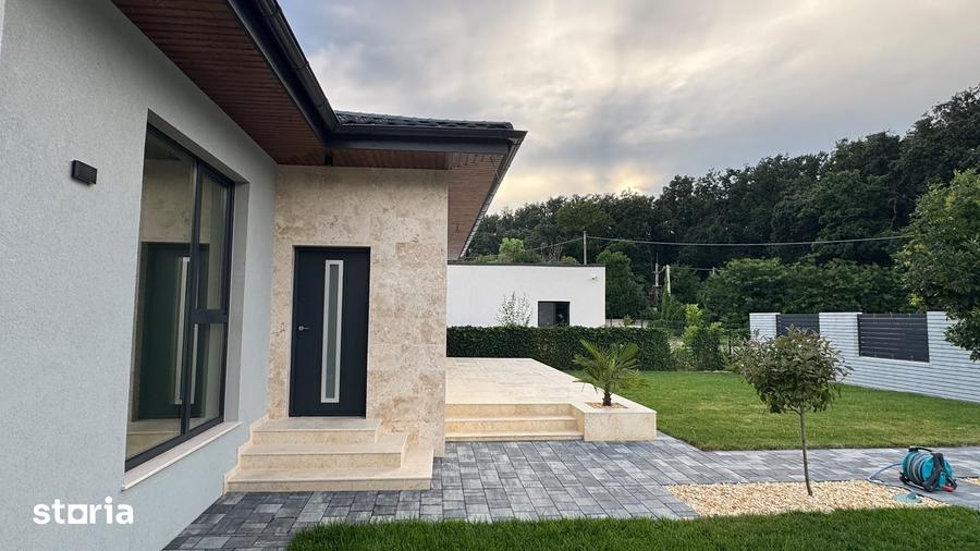 Casă cu 4 camere cu Teren 560 Mp în Balotești