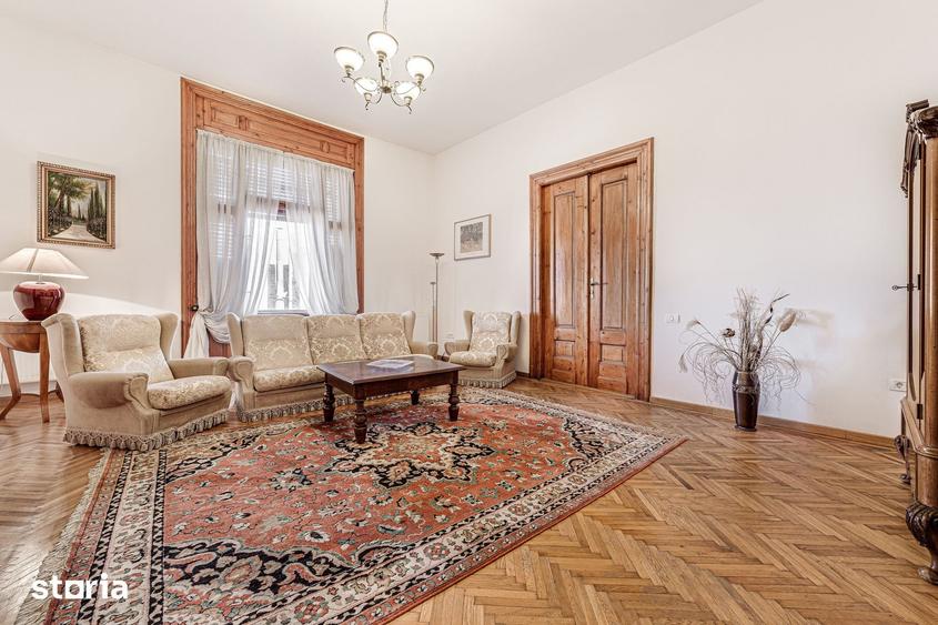 Apartament cu 4 camere în Central