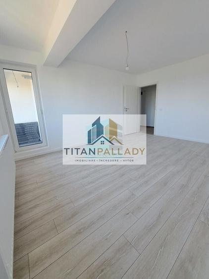 Apartament cu 3 camere decomandat în Titan
