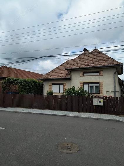 Casă cu 3 camere cu Teren 1025 Mp în Reghin