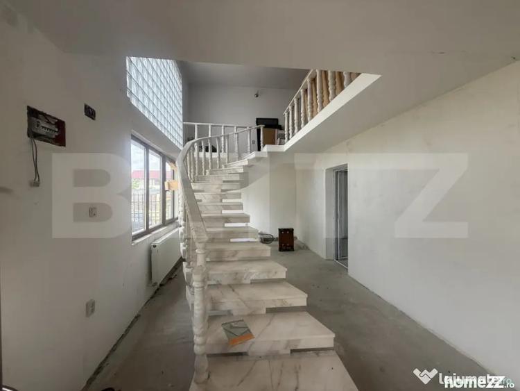 Casă cu 4 camere cu Teren 1027 Mp în Central