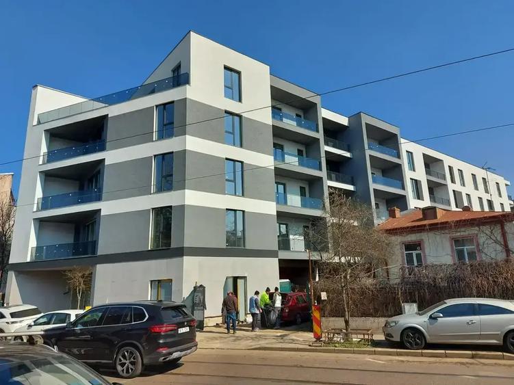 Apartament cu 3 camere decomandat în Eminescu