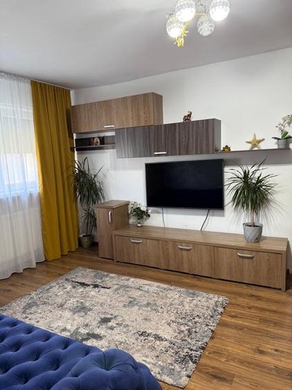 Apartament cu 3 camere semidecomandat în Zahana