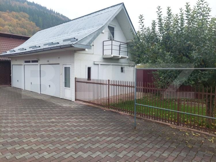 Casă de vânzare, cu 6 camere, 300 mp, spațioasă, în Câmpulung Moldovenesc - 11