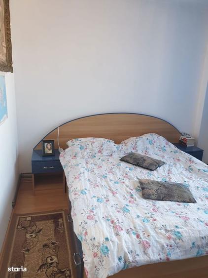 Apartament cu 3 camere decomandat în Astra