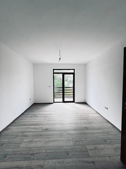Casă cu 5 camere cu Teren 400 Mp în Central
