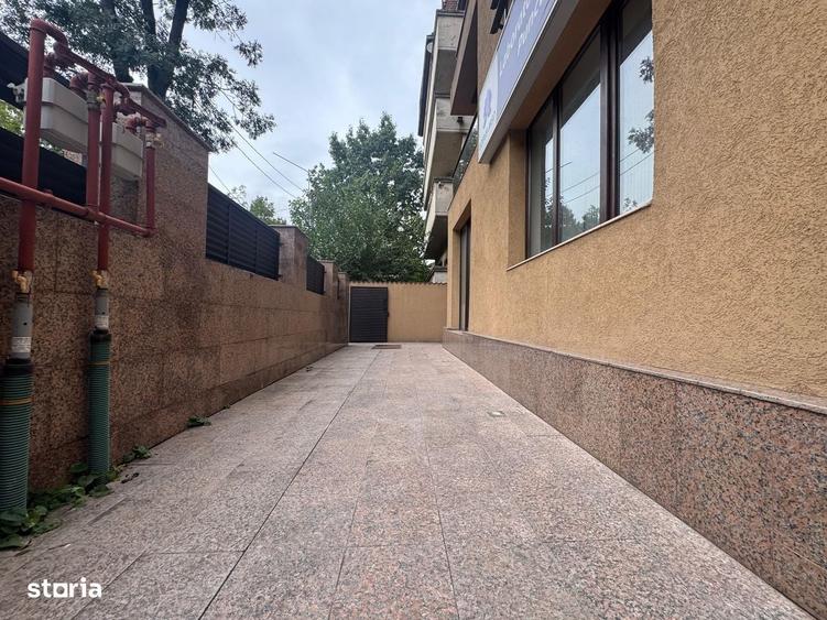 Apartament cu 4 camere în Arcul de Triumf