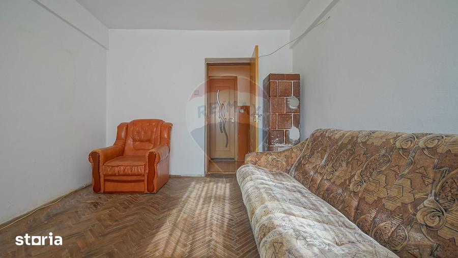 Apartament cu 4 camere în Stupini
