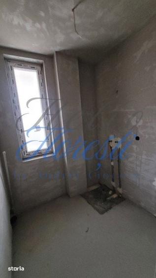 Apartament cu 3 camere semidecomandat în Florești — fotografia 2