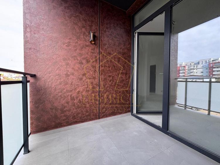 Apartament cu 3 camere decomandat în Aradului