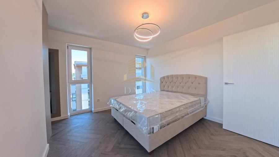 Apartament cu 3 camere semidecomandat, mobilat în Sopor