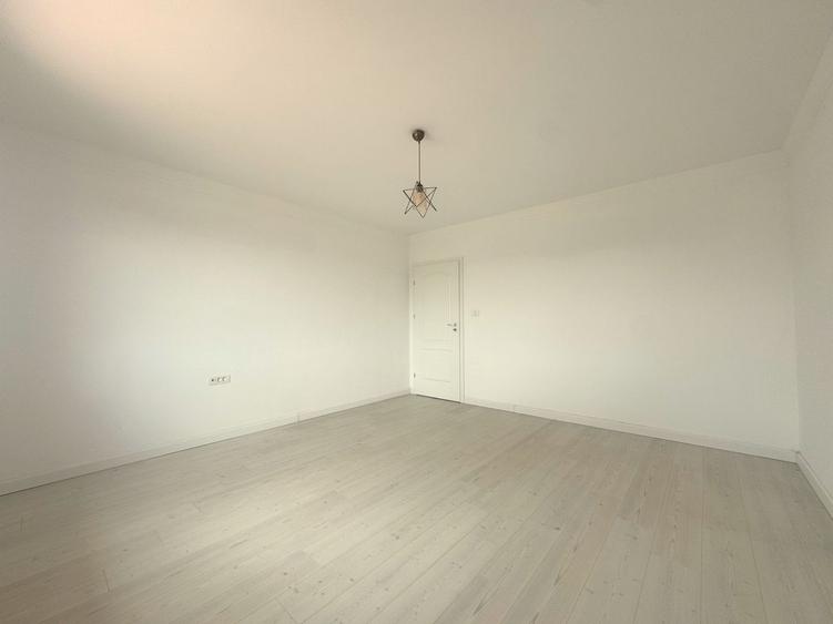 Duplex cu 4 camere cu Canalizare în Moșnița Nouă