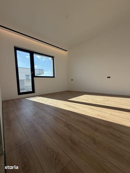 Casă cu 4 camere cu Teren 350 Mp în 1 Decembrie