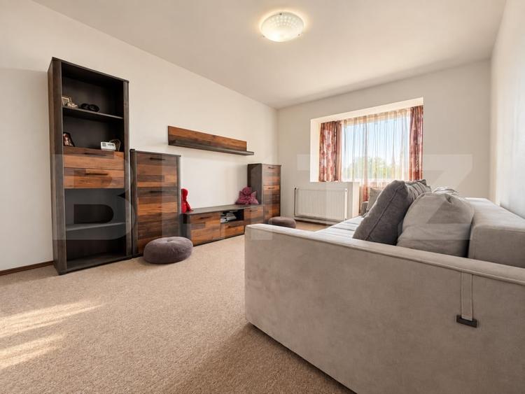 Apartament cu 3 camere decomandat, mobilat în Ghimbav