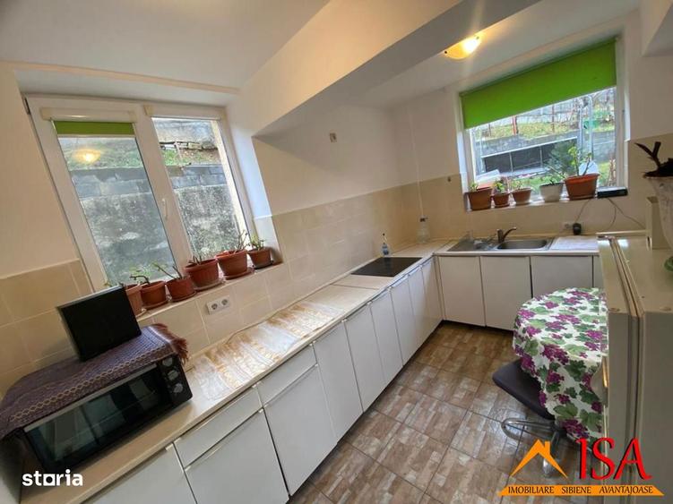 Apartament cu 3 camere decomandat, mobilat în Ștrand