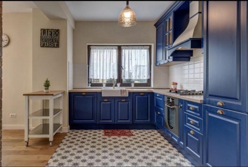 Casă cu 4 camere cu Teren 340 Mp în Central