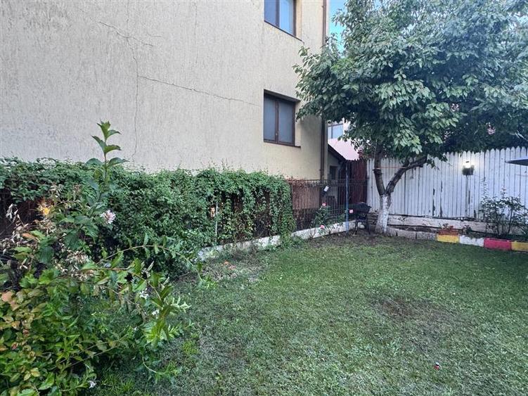 Duplex cu 4 camere cu Piscina în Titan