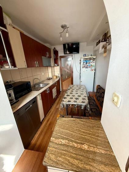 Apartament cu 3 camere în Trivale