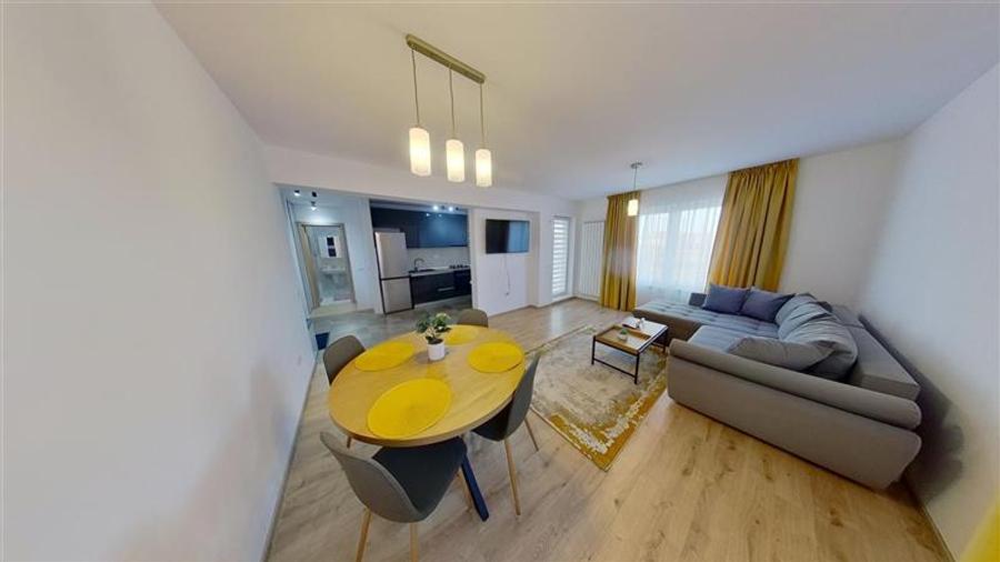 Apartament cu 2 camere decomandat în Tractorul