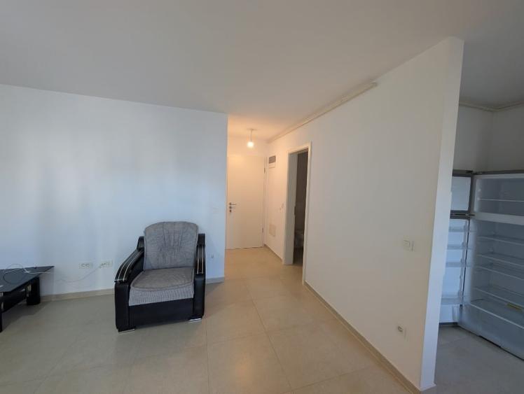 Apartament cu 2 camere decomandat, mobilat în Tractorul