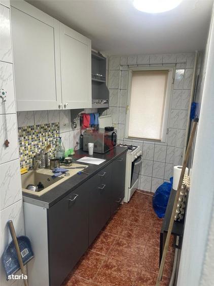 Apartament cu 2 camere decomandat, mobilat în Tei