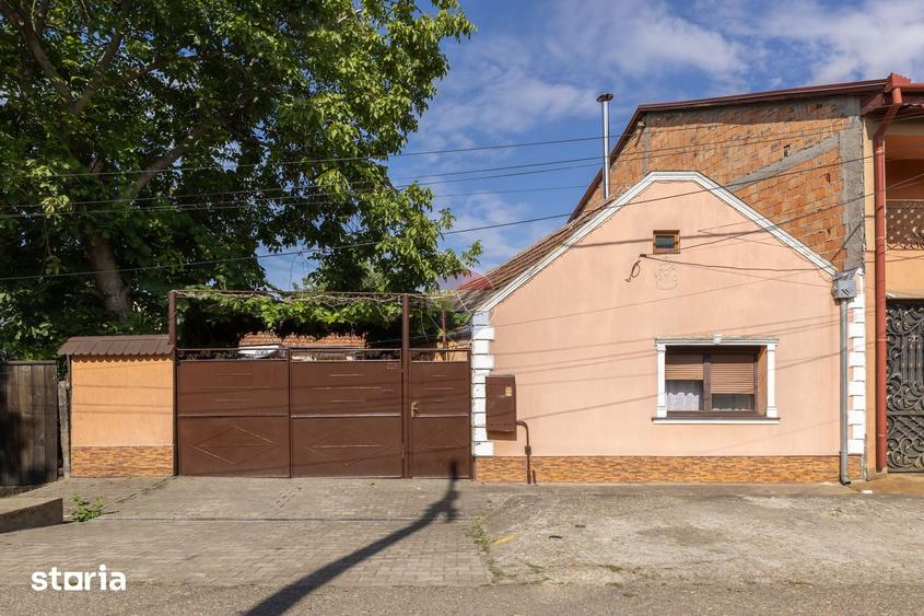 Casă cu 4 camere decomandat cu Teren 1000 Mp în Pârneava
