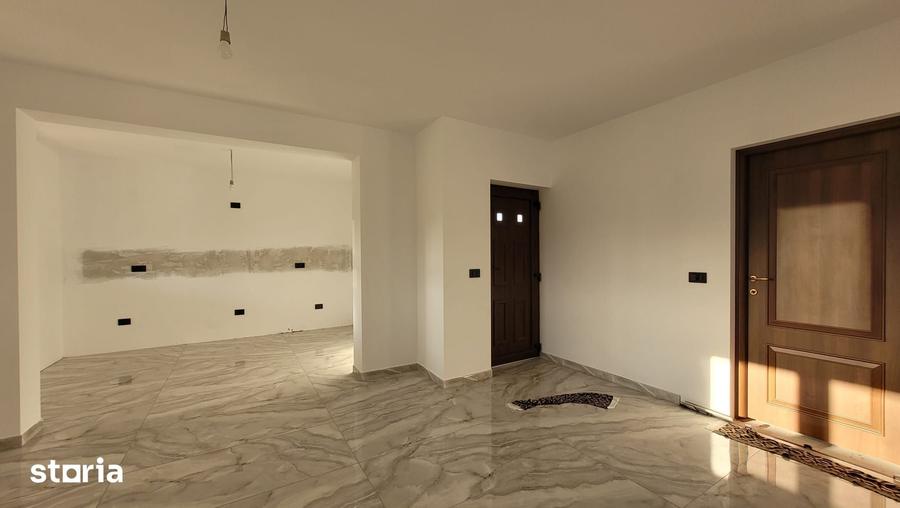 Casă cu 4 camere cu Teren 1000 Mp în Odoreu