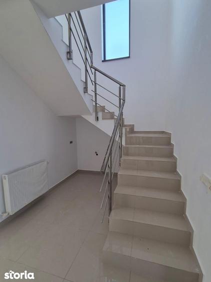 Casă cu 4 camere cu Teren 1120 Mp în Cornetu
